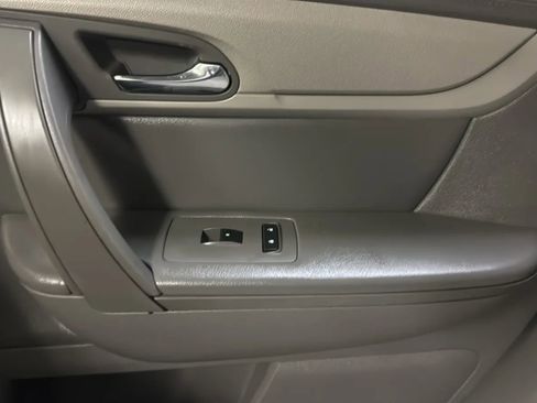 Used 2015 Chevrolet Traverse LT FWD image 17