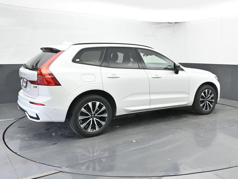 Used 2025 Volvo XC60 B5 Plus AWD/4WD image 3