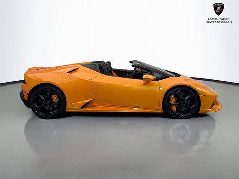 Used 2023 Lamborghini Huracan EVO AWD/4WD image 8