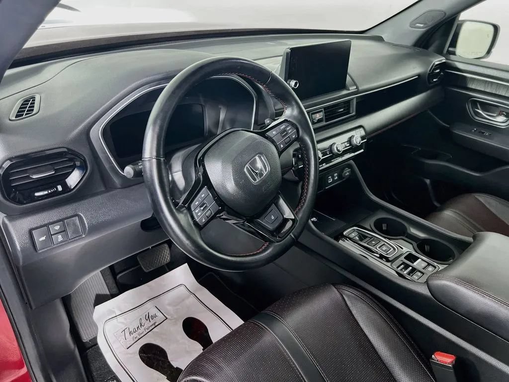 Used 2025 Honda Pilot Black Edition image 10