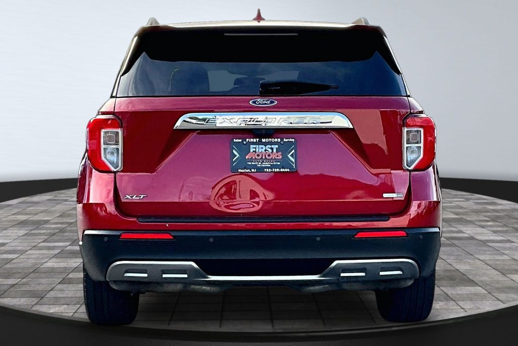 Used 2020 Ford Explorer XLT w/ Equipment Group 202A AWD/4WD image 6