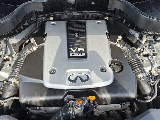 Used 2017 INFINITI QX70 2WD w/ Limited Package image 23