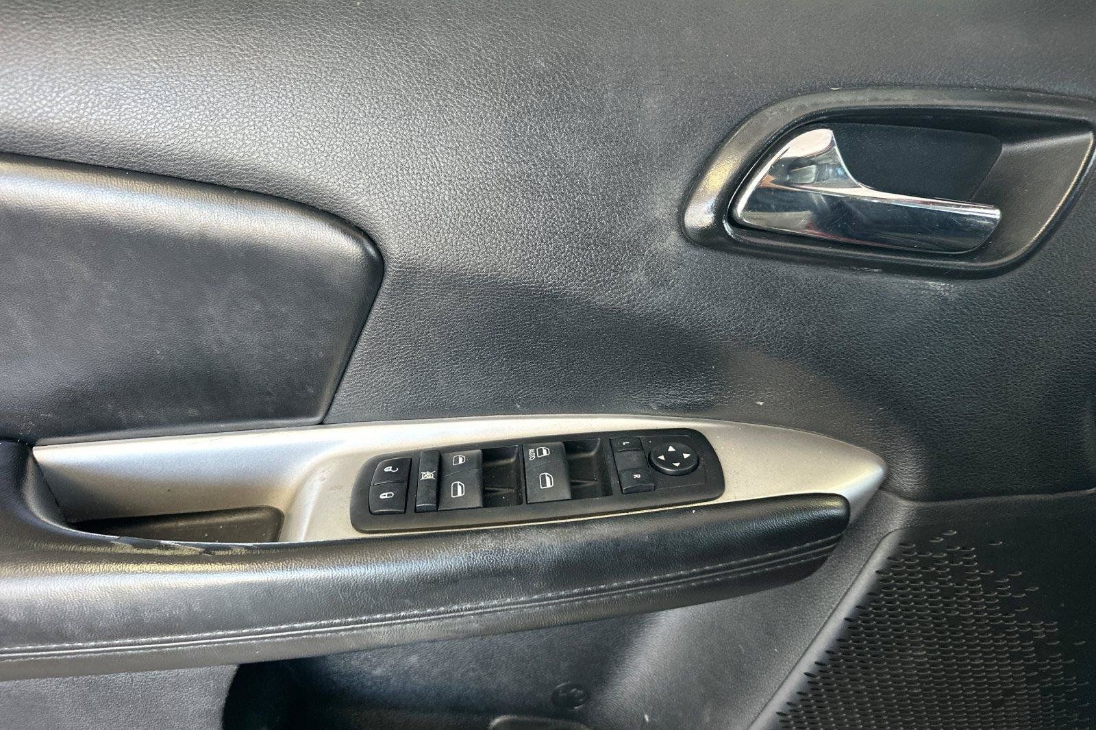 Used 2015 Dodge Journey American Value Package w/ Flexible Seating Group FWD image 10