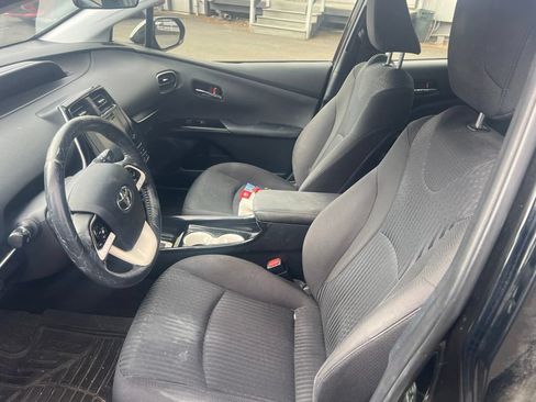 Used 2016 Toyota Prius Three w/ Advanced Technology Package FWD image 8