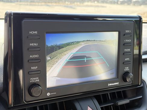 Used 2022 Toyota RAV4 XLE FWD image 23