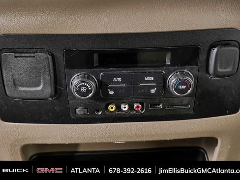 Used 2016 Chevrolet Suburban LT RWD image 21