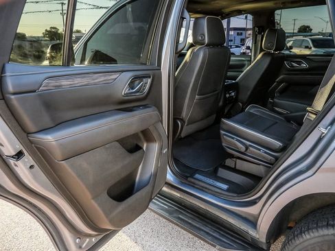 Used 2022 GMC Yukon SLT w/ SLT Premium Package AWD/4WD image 29