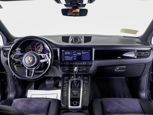 Certified 2020 Porsche Macan AWD/4WD image 8