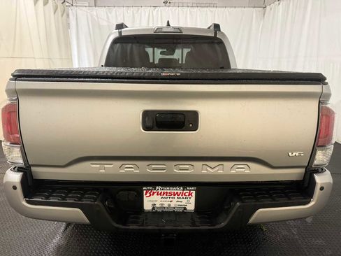 Certified 2022 Toyota Tacoma TRD Off-Road image 16