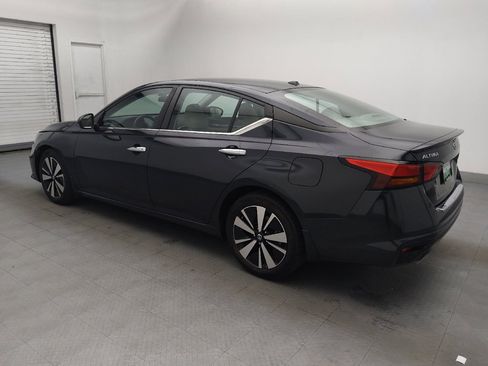Used 2022 Nissan Altima 2.5 SV w/ SV Premium Package image 3