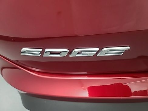 Used 2019 Ford Edge Titanium w/ Canadian Touring Package AWD/4WD image 11