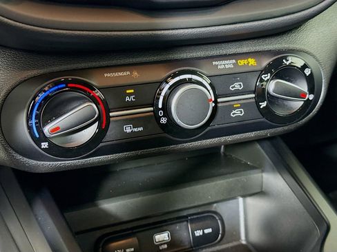 Used 2024 Kia Soul LX w/ Option Group 015 image 7