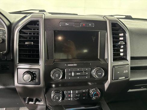 Used 2020 Ford F150 XLT w/ Equipment Group 302A Luxury AWD/4WD image 17
