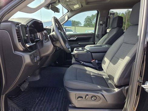 Used 2024 Chevrolet Silverado 1500 LT image 10