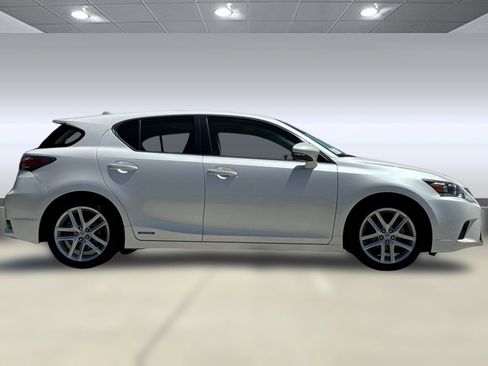 Used 2016 Lexus CT 200h w/ Navigation Package FWD image 7