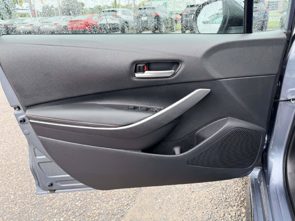 Certified 2025 Toyota Corolla SE w/ SE Premium Package FWD image 17