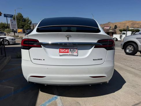 Used 2017 Tesla Model X 75D AWD/4WD image 5