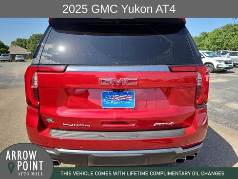 Used 2025 GMC Yukon AT4 w/ AT4 Premium Package AWD/4WD image 10
