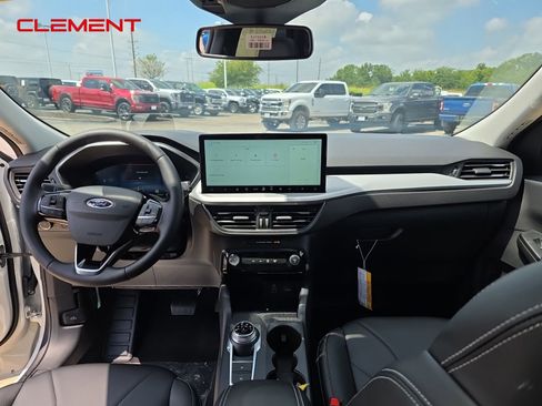 New 2025 Ford Escape SE w/ PHEV Premium Package image 11