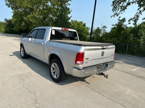Used 2018 RAM 1500 Laramie w/ Convenience Group AWD/4WD image 17