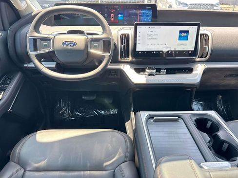 Used 2025 Ford Expedition Active RWD image 16