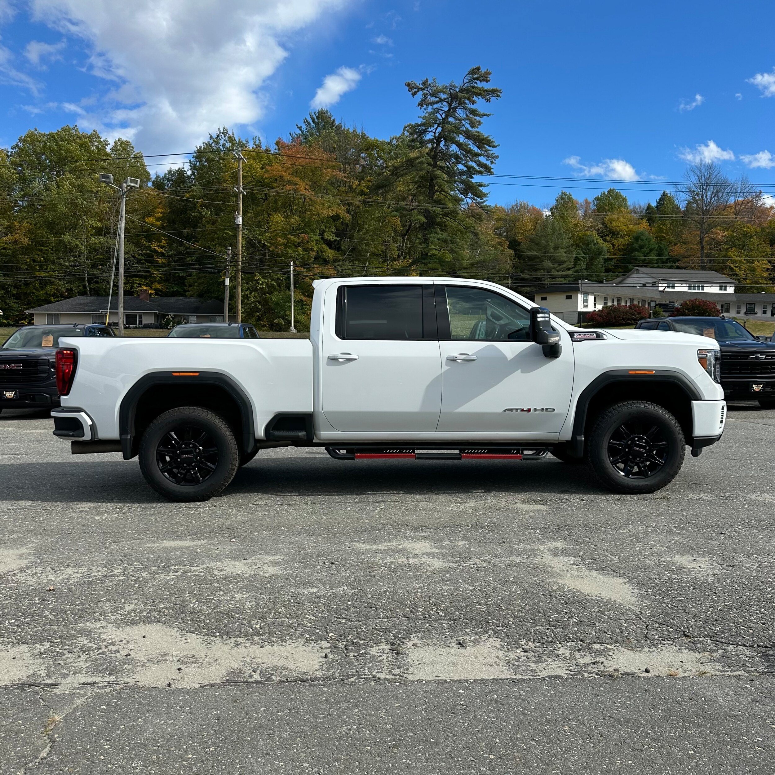 Used 2023 GMC Sierra 2500 AT4 w/ AT4 Preferred Package AWD/4WD image 2