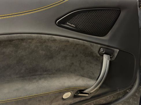 Used 2022 Maserati MC20 Coupe image 17