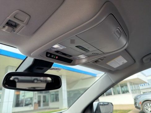 Used 2023 Chevrolet Equinox Premier w/ LPO, Floor Liner Package image 31