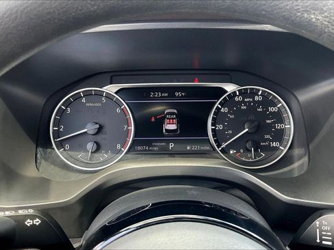 Used 2023 Nissan Rogue SV image 20