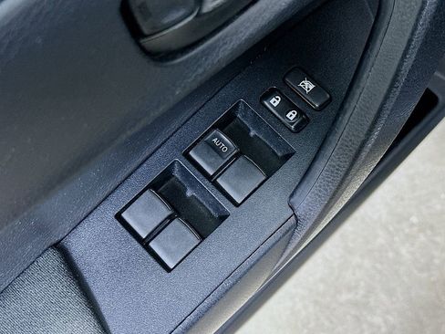 Used 2017 Toyota Corolla L FWD image 20