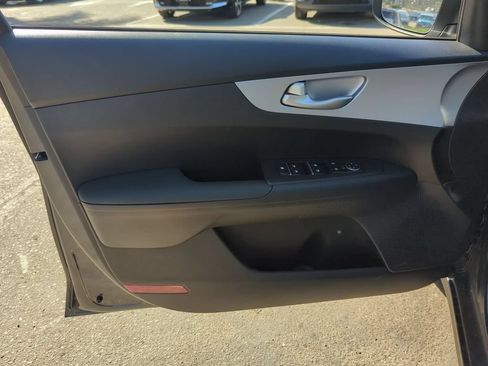 Used 2024 Kia Forte LXS w/ LXS Technology Package FWD image 19