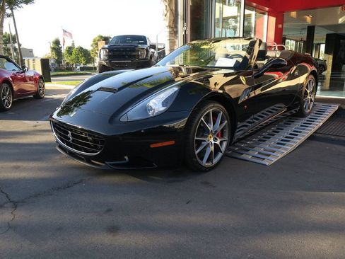 Used 2013 Ferrari California RWD image 43