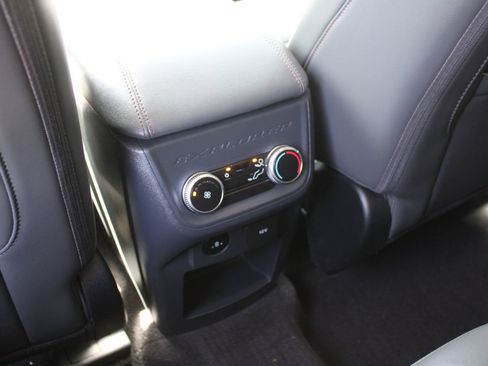 Used 2025 Ford Explorer Active w/ Active Comfort Package RWD image 26