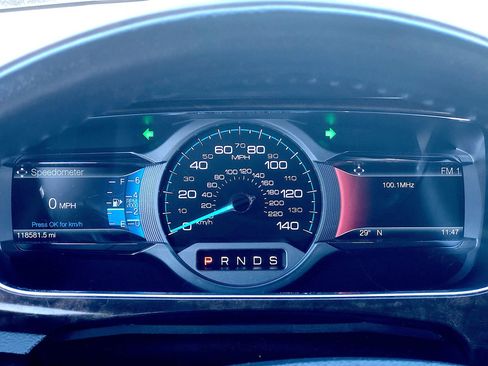 Used 2018 Ford Taurus Limited image 15