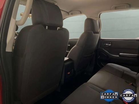 Used 2025 Nissan Frontier SV image 16