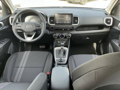 New 2025 Hyundai Venue SEL image 5