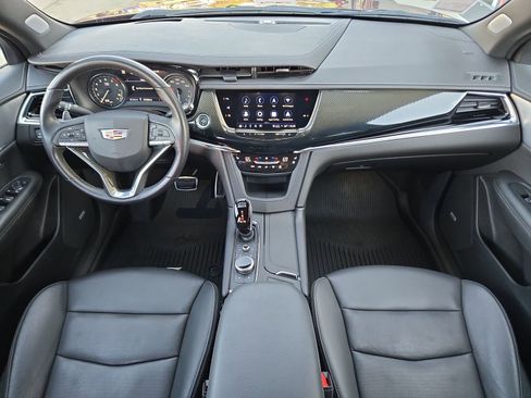 Used 2022 Cadillac XT6 Sport w/ Technology Package image 17