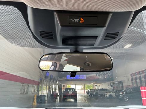 Used 2026 Nissan Rogue SV FWD image 19