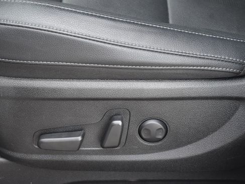 Used 2025 Kia Telluride EX w/ EX Captain's Chair Package FWD image 24