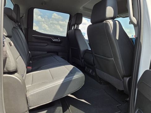 Used 2026 GMC Sierra 1500 SLT AWD/4WD image 14