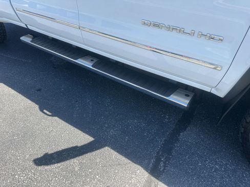 Used 2015 GMC Sierra 3500 Denali w/ Duramax Plus Package AWD/4WD image 10