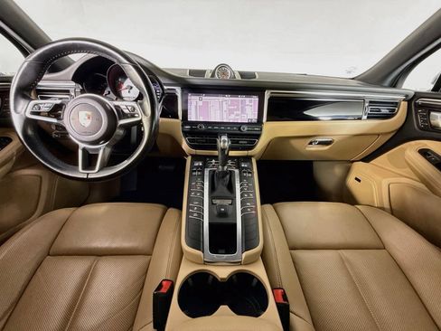 Certified 2019 Porsche Macan S AWD/4WD image 11