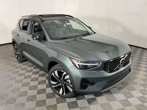 New 2026 Volvo XC40 B5 Ultra w/ Protection Package Premier image 44
