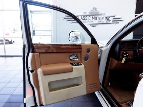 Used 2010 Rolls-Royce Phantom Sedan image 21
