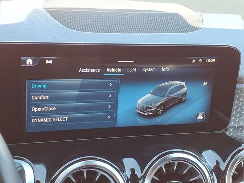 Used 2024 Mercedes-Benz GLB 250 image 28