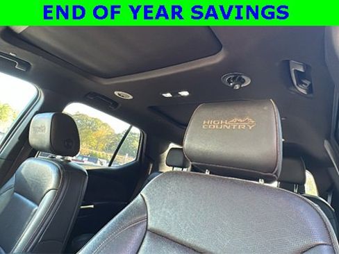 Used 2023 Chevrolet Traverse High Country image 32