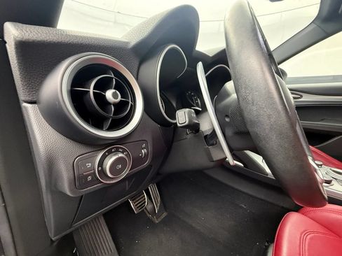 Used 2023 Alfa Romeo Stelvio Veloce AWD/4WD image 56
