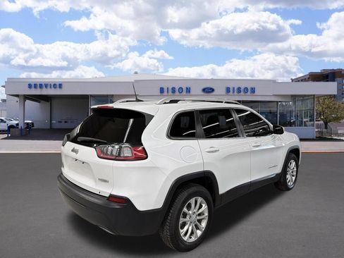 Used 2019 Jeep Cherokee Latitude w/ Cold Weather Group AWD/4WD image 3