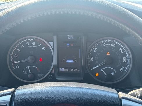 Used 2023 Toyota Tacoma TRD Sport w/ Technology Package AWD/4WD image 17