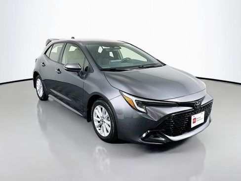 Used 2023 Toyota Corolla SE image 3